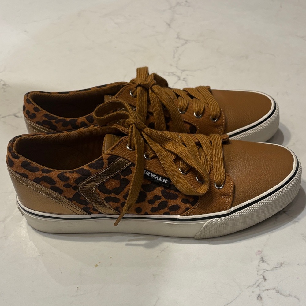 Airwalk Women's Warace3 Leopard Print Sneaker